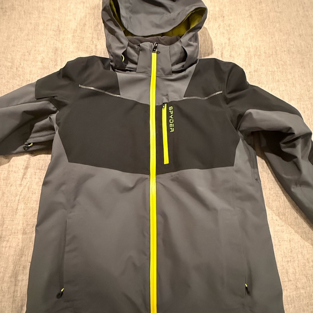 Spyder Gore-Tex insulated ski and snowboard jacket.